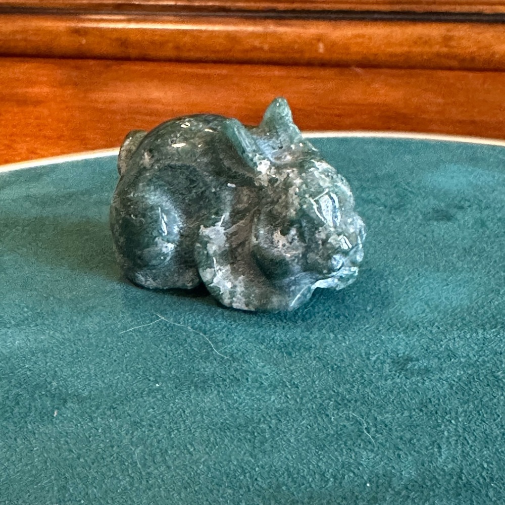Moss Agate bunny rabbit. With a bit of druzy on bottom. 1.5 inch